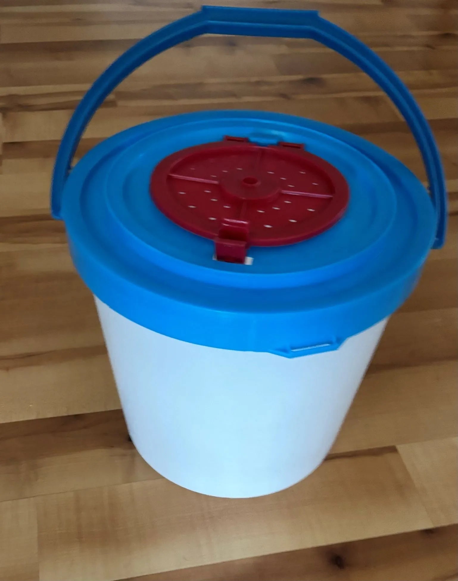 Clearview Bait Bucket - Clear or Branded STA or STO